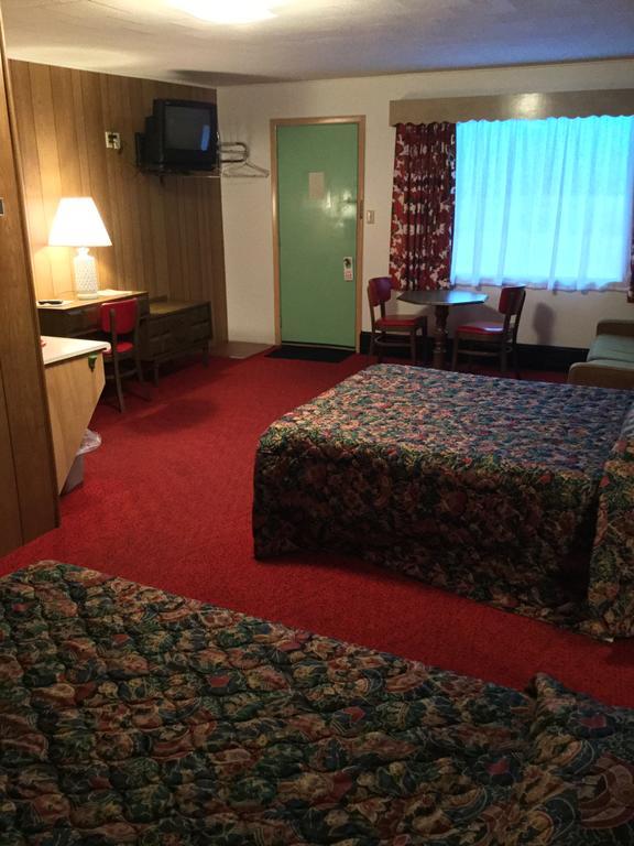 Cedars Motel Ironwood Exterior photo