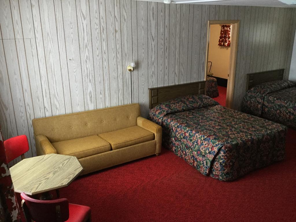 Cedars Motel Ironwood Exterior photo