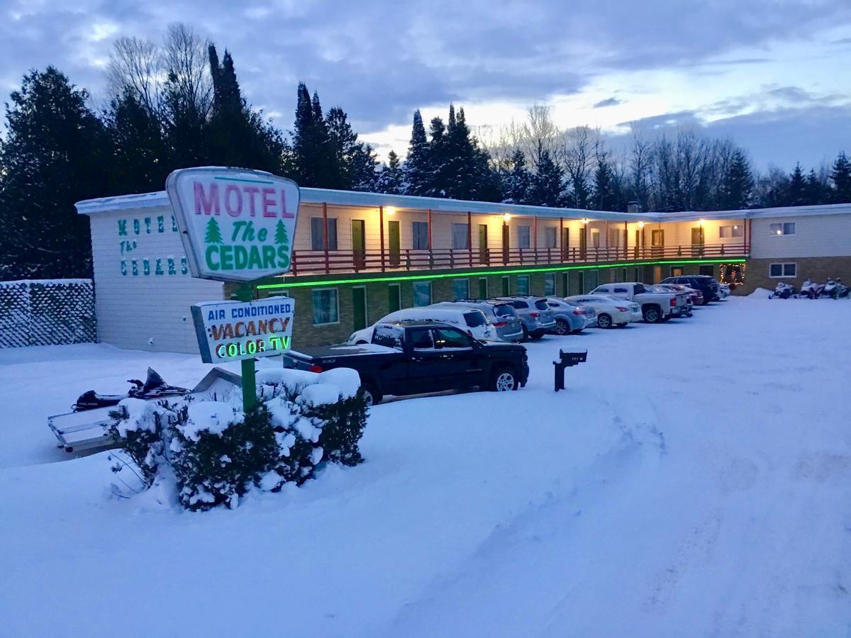 Cedars Motel Ironwood Exterior photo