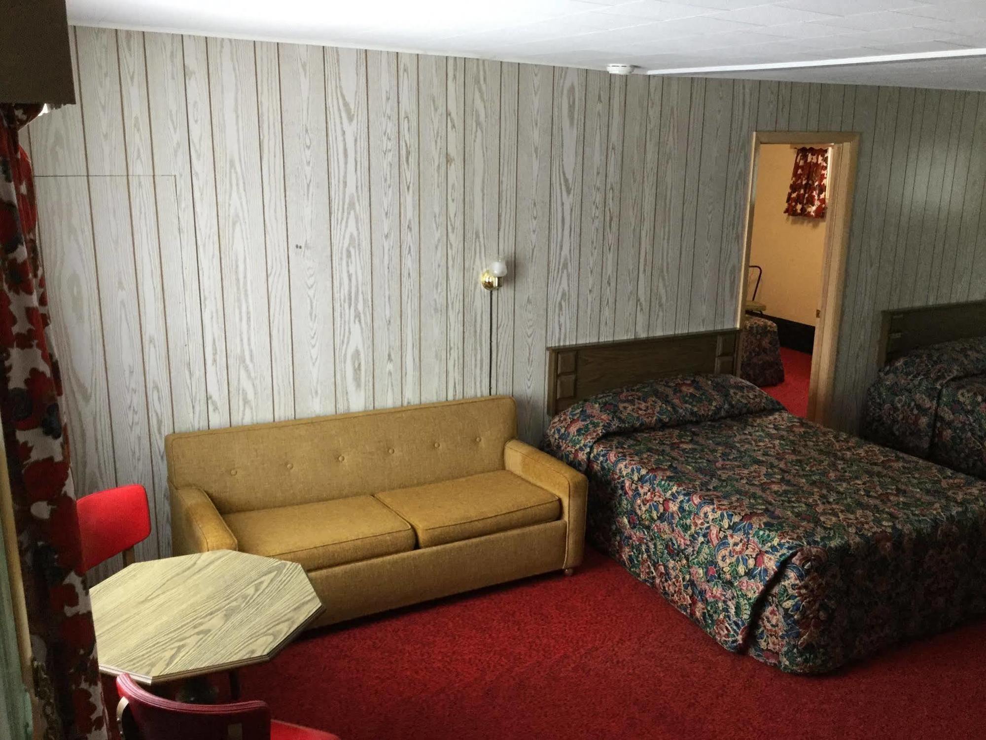 Cedars Motel Ironwood Exterior photo
