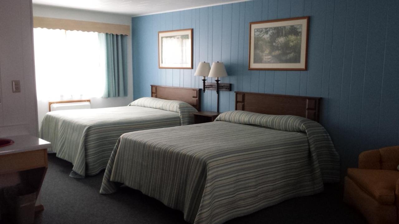 Cedars Motel Ironwood Exterior photo